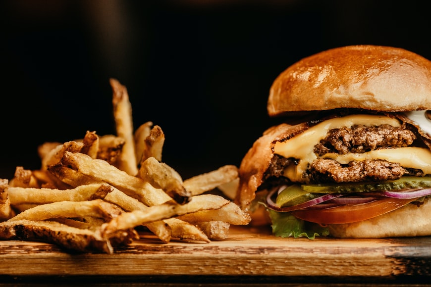 hamburger e patatine.jpg